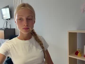 dianafrisky - Live now on Chaturbate