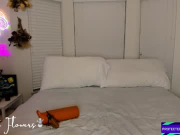 violetttflowers - Live now on Chaturbate