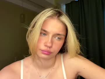 laurineleconey - Live now on Chaturbate