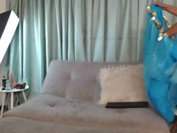 yuliethpetite - Live now on Chaturbate