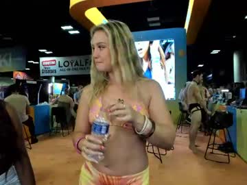 lexi_luv - Live now on Chaturbate