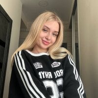 ArdathHalfhill - Live now on Stripchat