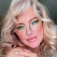 Alyonushkadarling - Live now on Stripchat