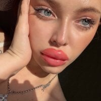 Hannah_xBaby - Live now on Stripchat