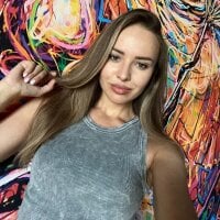 Hloya_Mei - Live now on Stripchat