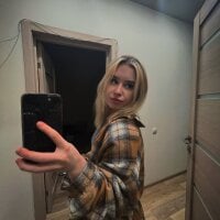 UwuSabrina - Live now on Stripchat