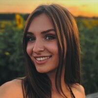 MiraSnis - Live now on Stripchat