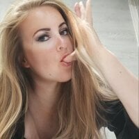 Stunningboobs - Live now on Stripchat