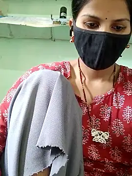 poojam93 - Live now on Stripchat