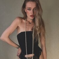 LunaticaBae - Live now on Stripchat