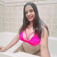Selena_18x - Live now on Stripchat