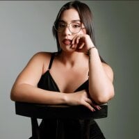 melly_col - Live now on Stripchat