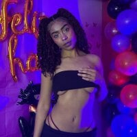 PrettyTiana_ - Live now on Stripchat