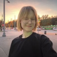 Adelin_Frost - Live now on Stripchat