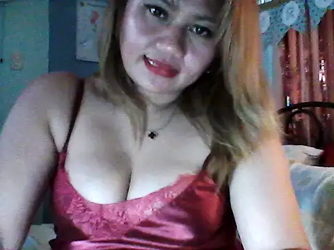 Miss_Heart - Live now on Stripchat