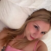 SabrinaRosed - Live now on Stripchat