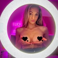 Emilly_Hart - Live now on Stripchat