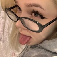 AmoraEverett - Live now on Stripchat